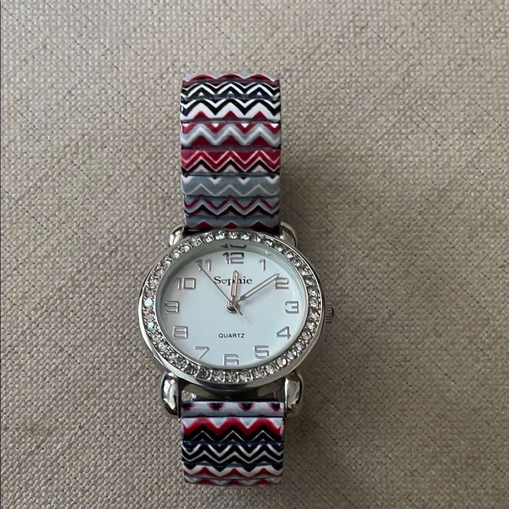 Sophie Quartz Watch with Zigzag Strap